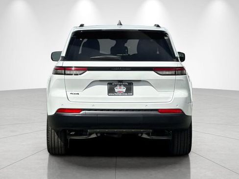 New 2026 Jeep Grand Cherokee Limited w/ Limited Altitude Package AWD/4WD image 5