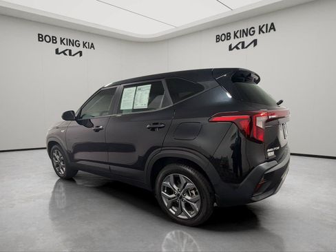 Used 2024 Kia Seltos LX AWD/4WD image 3