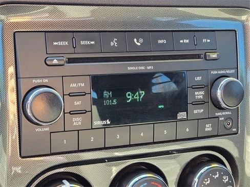 Used 2009 Dodge Challenger R/T image 30