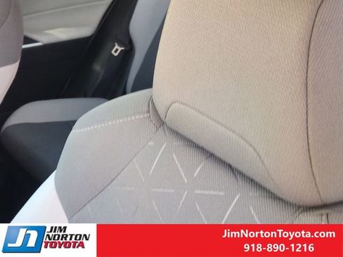 Used 2022 Toyota RAV4 XLE image 17