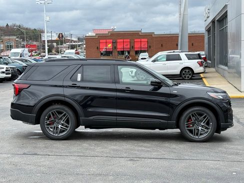 New 2026 Ford Explorer ST-Line w/ ST-Line Street Pack image 7