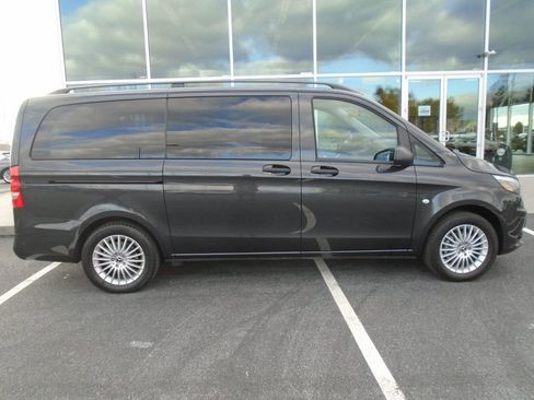 Used 2023 Mercedes-Benz Metris Metris Passenger Van Standard image 3