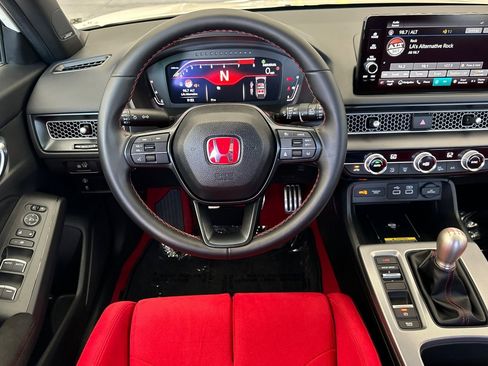 Used 2024 Honda Civic Type R image 13
