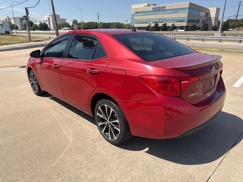 Used 2018 Toyota Corolla XSE FWD image 15