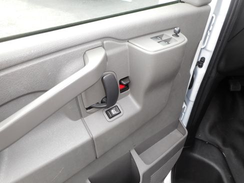 Used 2017 Chevrolet Express 2500 LS image 16