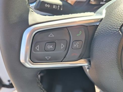 Used 2025 Jeep Wrangler Unlimited Sahara AWD/4WD image 18
