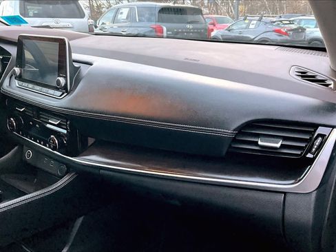 Used 2021 Nissan Rogue SL image 17