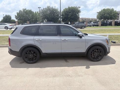 Used 2022 Kia Telluride EX w/ EX Premium Package AWD/4WD image 3