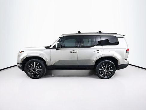 Used 2025 Lexus GX 550 w/ Accessory Package (2T) AWD/4WD image 4