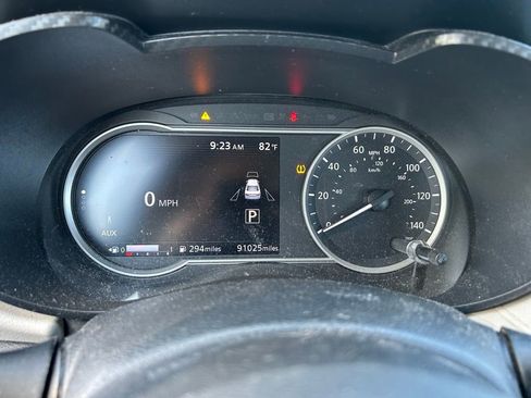 Used 2021 Nissan Versa SV image 20