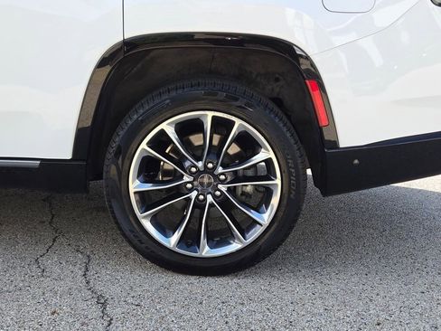 Used 2024 Jeep Wagoneer Series III w/ Premium Group I image 16