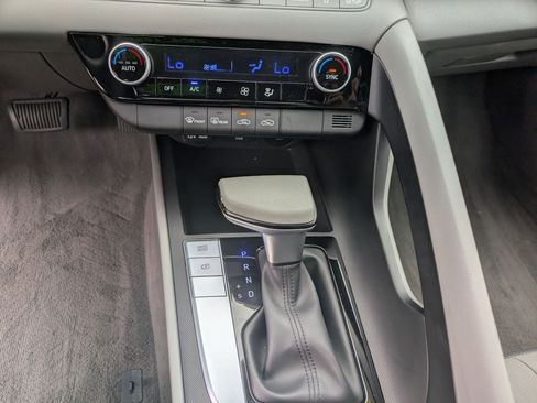 Certified 2024 Hyundai Elantra SEL FWD image 18