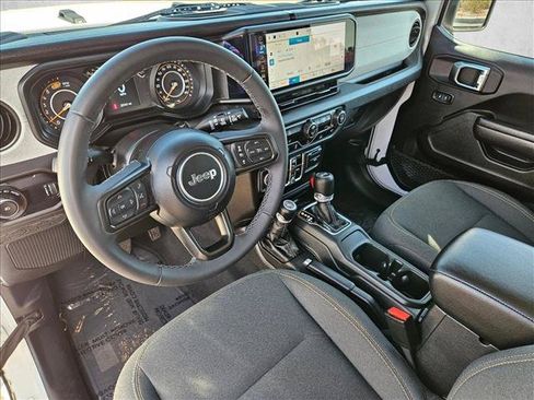 Used 2025 Jeep Wrangler Unlimited Sport AWD/4WD image 12