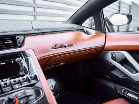 Used 2018 Lamborghini Aventador S AWD/4WD image 79