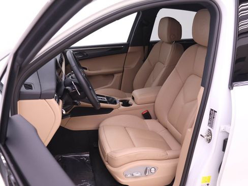 Used 2026 Porsche Macan AWD/4WD image 5