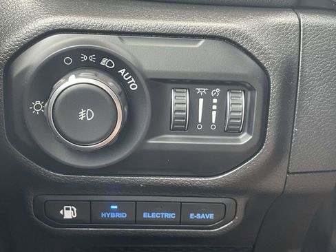 Used 2022 Jeep Wrangler Unlimited Sahara w/ Cold Weather Group image 12