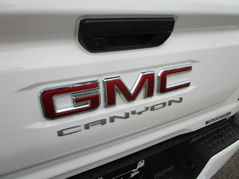 New 2026 GMC Canyon Elevation image 11