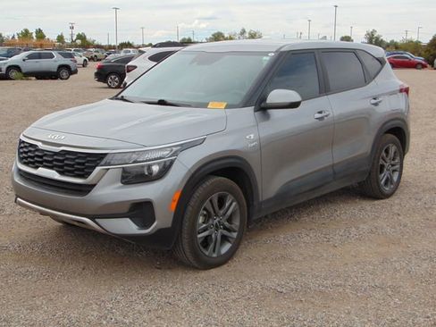 Used 2022 Kia Seltos LX AWD/4WD image 8