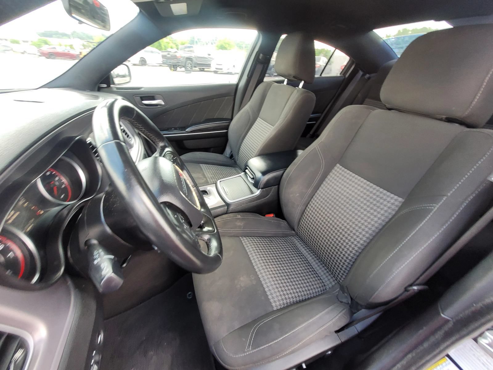 Used 2023 Dodge Charger SXT RWD image 9