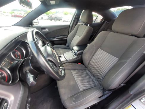 Used 2023 Dodge Charger SXT RWD image 9
