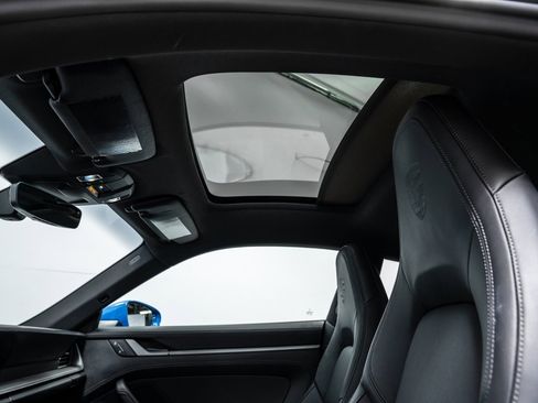 Used 2025 Porsche 911 Carrera image 33