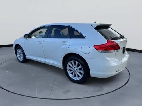 Used 2010 Toyota Venza AWD image 3