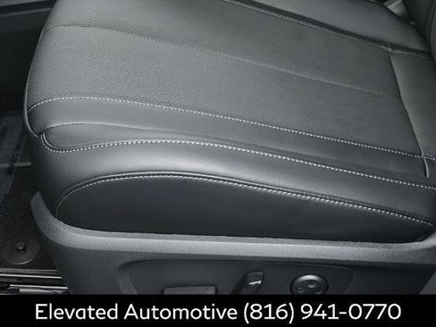 Certified 2026 INFINITI QX60 Luxe w/ Family Package AWD/4WD image 18
