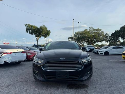 Used 2016 Ford Fusion SE w/ Equipment Group 202A FWD image 2