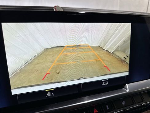 Used 2023 Chevrolet Silverado 1500 LT image 18