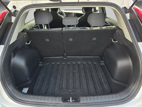 Used 2023 Kia Niro LX image 23