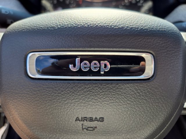 Used 2024 Jeep Compass Latitude AWD/4WD image 32