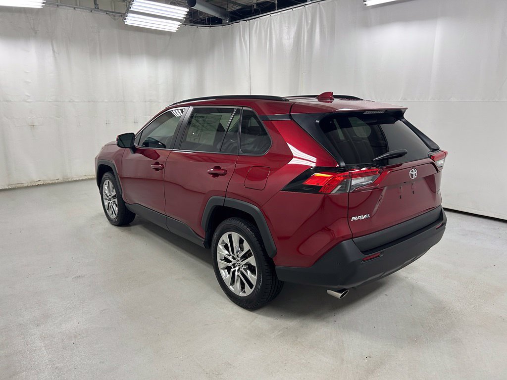 Used 2021 Toyota RAV4 XLE Premium FWD image 7