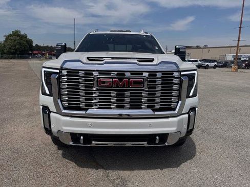 Used 2024 GMC Sierra 2500 Denali w/ Denali Reserve Package AWD/4WD image 2