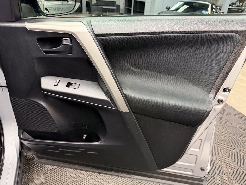 Used 2016 Toyota RAV4 LE FWD image 53
