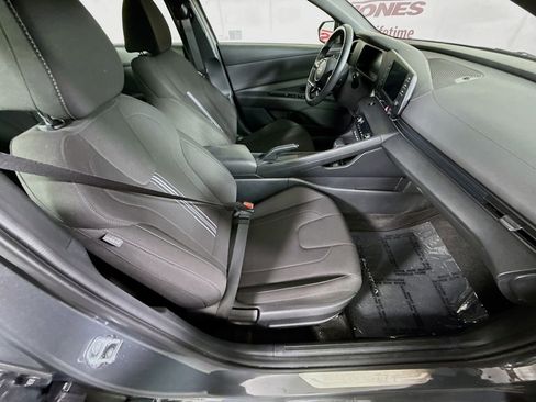 Certified 2025 Hyundai Elantra Sport FWD image 29