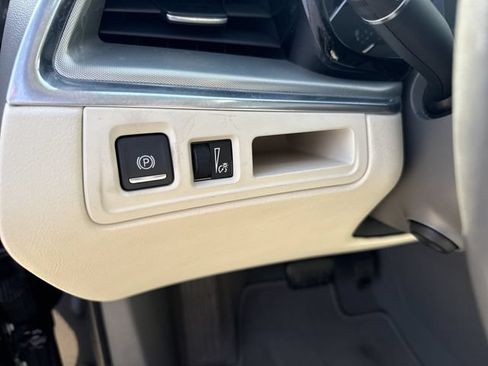 Used 2020 Cadillac XT5 Premium Luxury FWD image 12