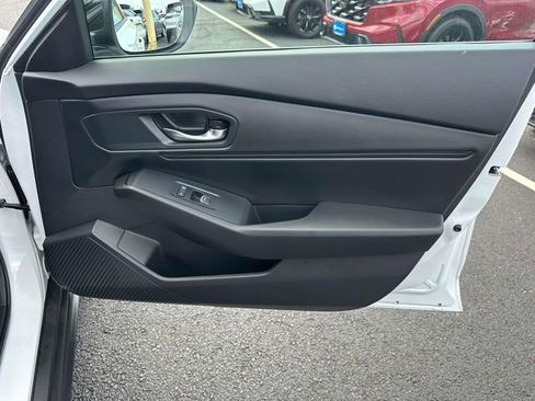 Certified 2025 Honda Accord SE image 6