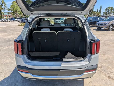 Certified 2025 Kia Sorento S image 12