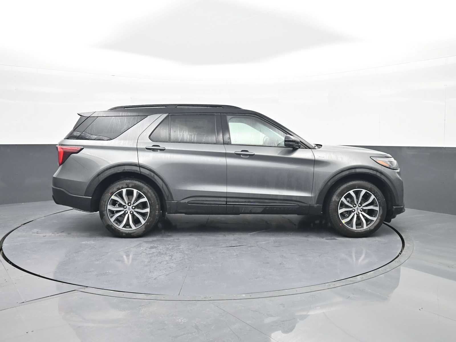 New 2026 Ford Explorer ST-Line AWD/4WD image 9