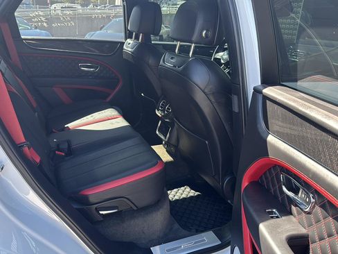 Used 2022 Bentley Bentayga Speed AWD/4WD image 13