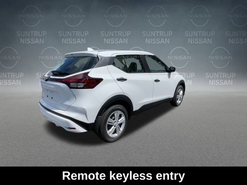 Used 2025 Nissan Kicks Play S FWD image 10