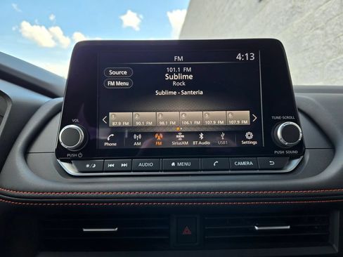Used 2025 Nissan Rogue SV AWD/4WD image 23