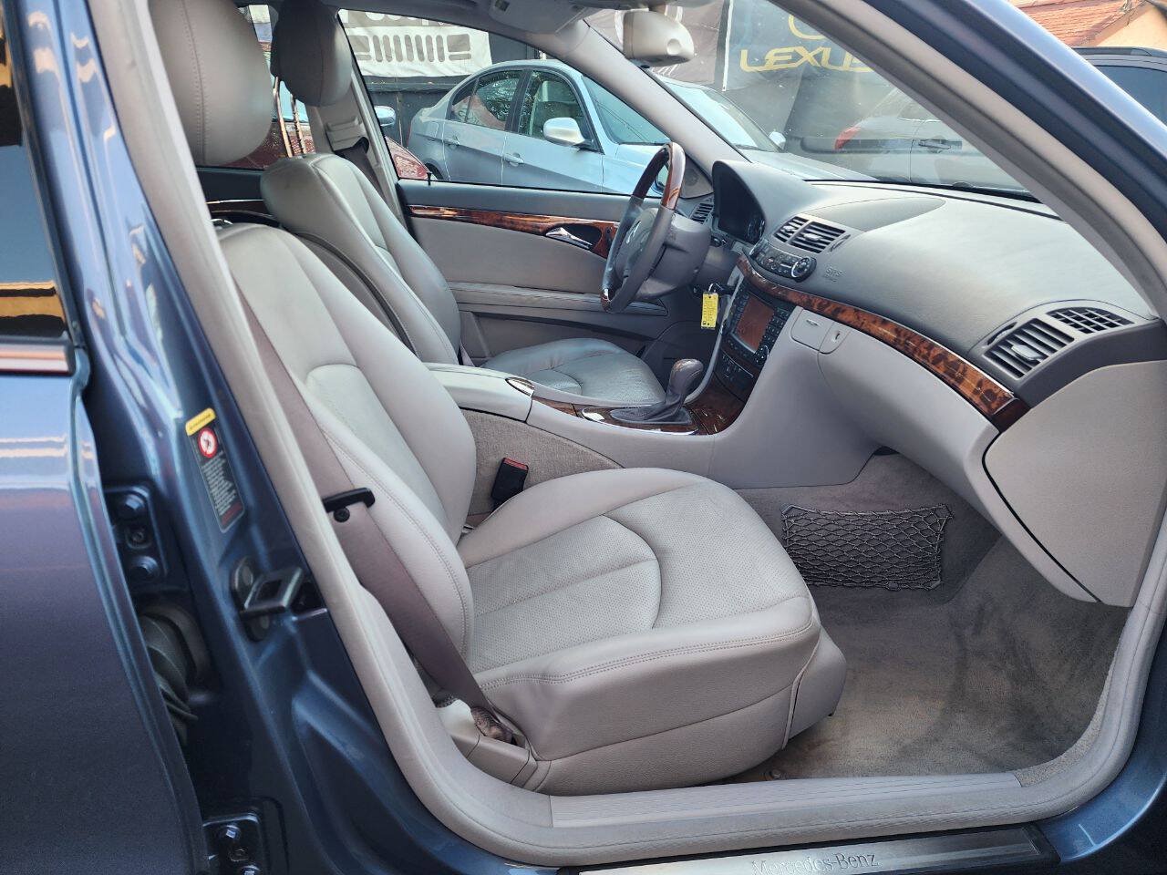 Used 2005 Mercedes-Benz E 320 Sedan image 37