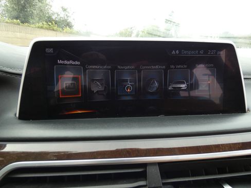 Used 2016 BMW 750i xDrive image 59