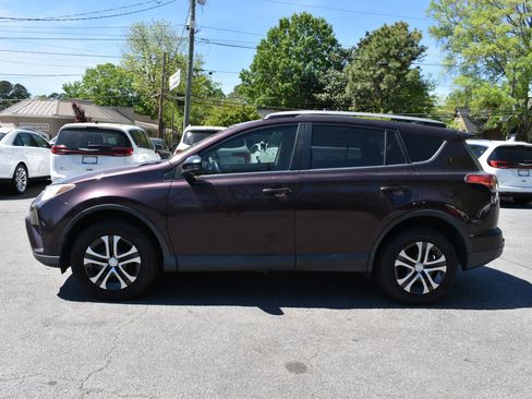 Used 2018 Toyota RAV4 LE image 3