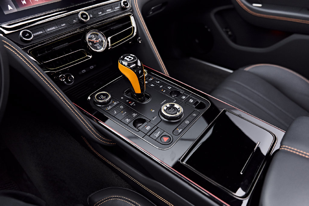 Used 2025 Bentley Flying Spur Plug-In Hybrid AWD/4WD image 59