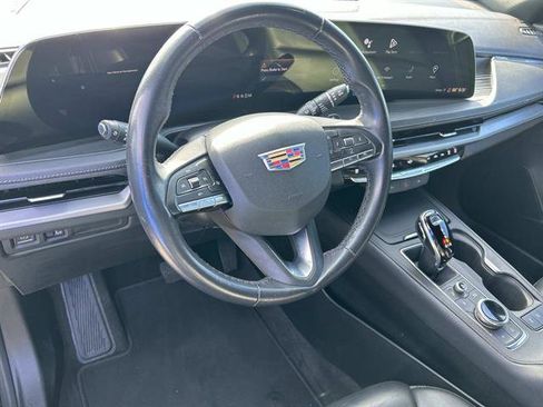 Used 2024 Cadillac XT4 Premium Luxury image 11