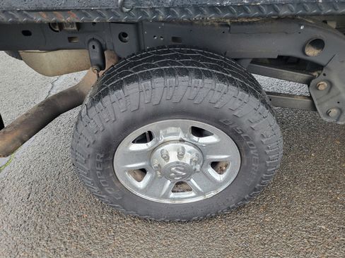 Used 2018 RAM 2500 Tradesman w/ Chrome Appearance Group image 10