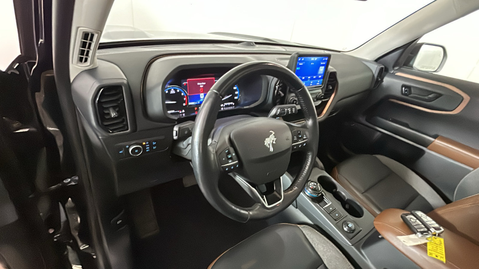 Used 2022 Ford Bronco Sport Outer Banks w/ Tech Package AWD/4WD image 18