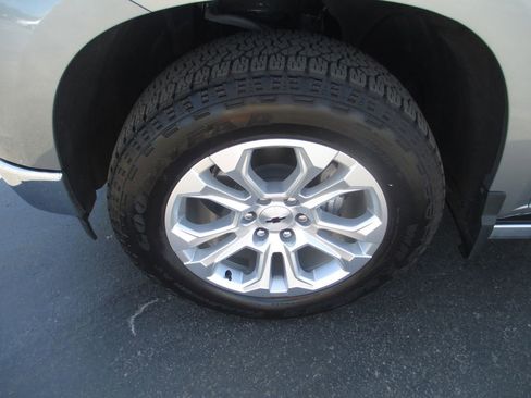 Used 2024 Chevrolet Silverado 1500 LTZ w/ LTZ Premium Package AWD/4WD image 16